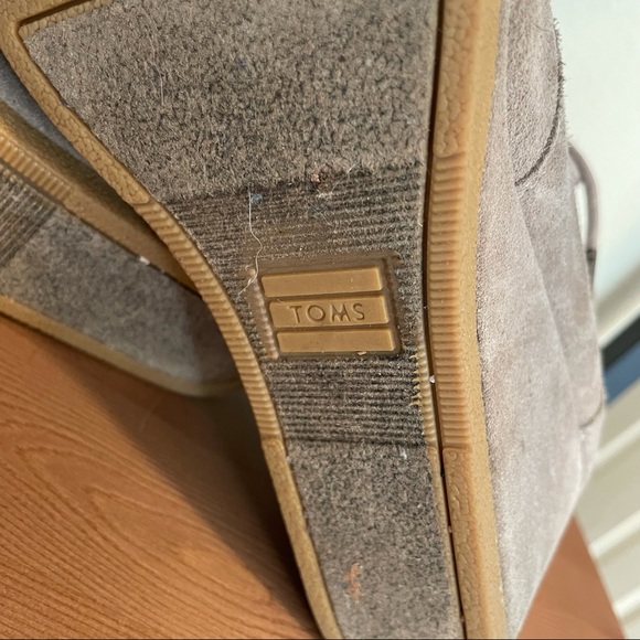TOMS Taupe Suede Desert Wedge Booties, Sz 7.5 - Picture 10 of 11
